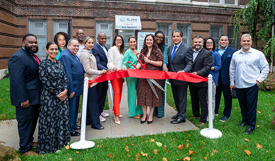 RWJBH SJH Center Ribbon Cutting Group